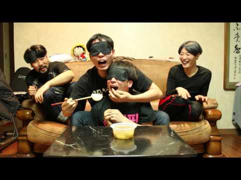 (번외편)뜨거운 어묵 먹기 Eating Hot Fish Cake - 쿠쿠크루(Cuckoo Crew)