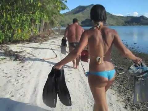 Sailing in French Polynesia - October 2011 - S/Y Hudson - Part 2 of 2