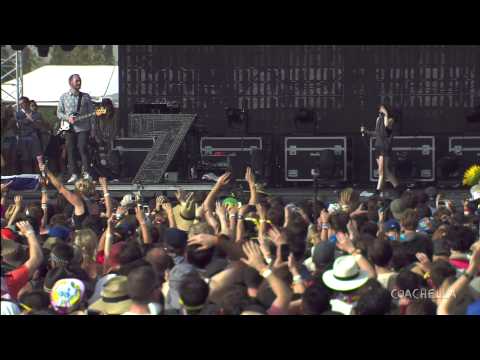 CHVRCHES - The Mother We Share - Live at Coachella 2014