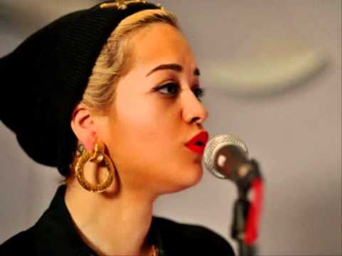 Rita Ora - Somebody That I Used To Know (Gotye & Kimbra Cover @ Radio 1's Live Lounge)