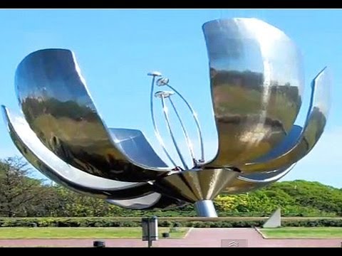 Metal Flower Sculpture in Buenos Aires (Argentina) - Travel Guide