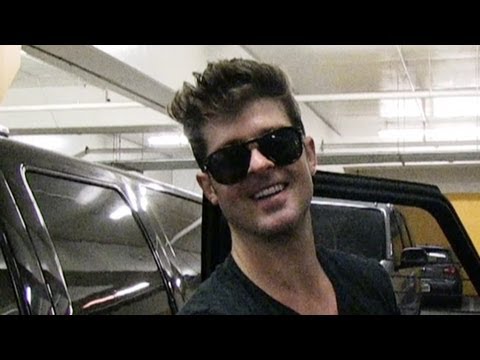 Robin Thicke -- Dishing Out Some Big Os!