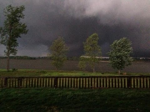 BREAKING! Caught On Tape: Deadly Tornado in Mayflower, Arkansas -  27.04 2014