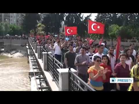 Hatay Protesters Demand Turkish PM Step Down