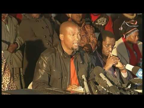 Mandla Mandela addressing the media