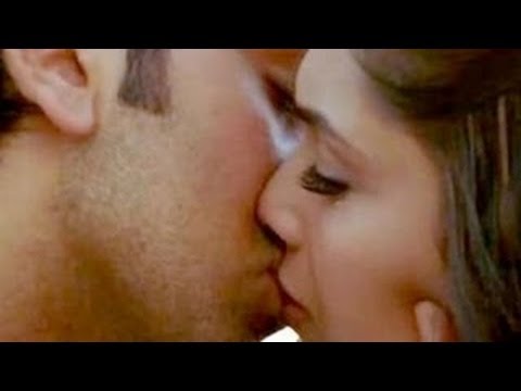 Shazahn Padamsee & Rajat Barmecha's Passionate Kiss