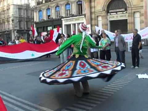 Traditional dance during Syrian demonstration