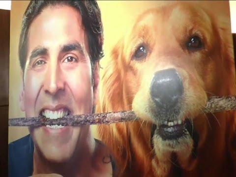 Akshay's chemistry with the dog - IANS India Videos