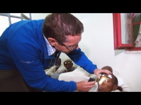 US Doctor Helps Blind Ethiopians Gain Sight With $11 Procedure