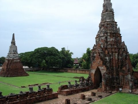 Visit the Ayutthaya Ruins in Thailand - Travel Guide