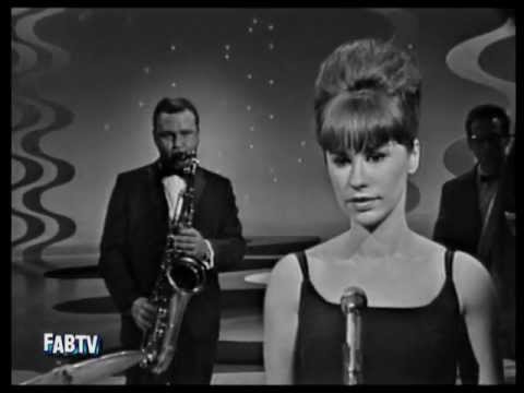 Astrud Gilberto & Stan Getz: The Girl From Ipanema- 1964