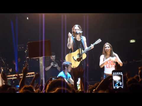 Jared Leto having fun with italian fans & The Kill (Bury Me),Thirty Seconds to Mars, live in Milan