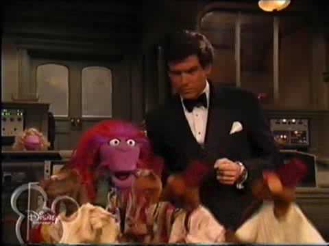 Muppets Tonight - S2 E4 P1/3 - Pierce Brosnan