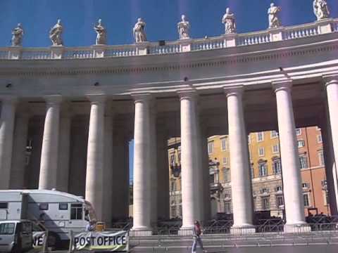 Info and Travel Tips on St. Peter's Square - Vatican City - Rome - Italy