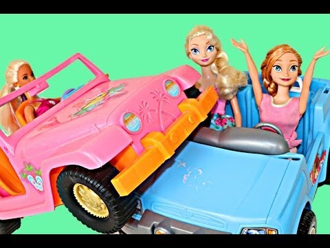 FROZEN CAR ACCIDENT!!! Elsa & Anna Car Crash With Barbie Closet Sitting DisneyCarToys