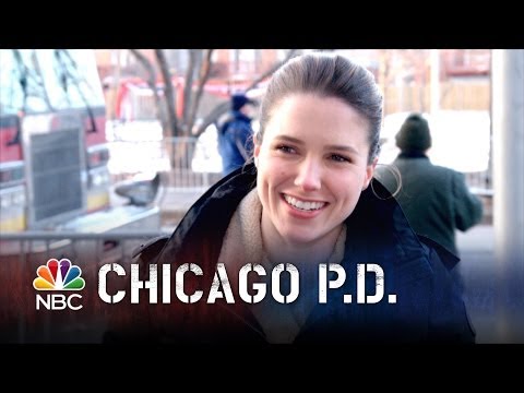 Chicago PD - Sophia Bush: We're on the Hunt (Interview)