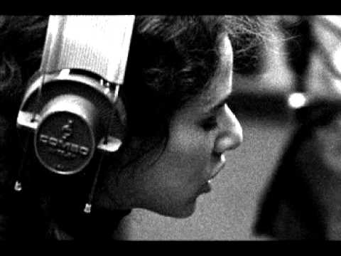 Carole King - Pleasant Valley Sunday (1966 Demo).mpg