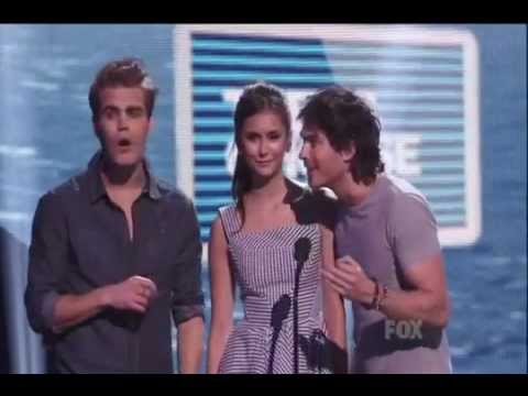 Nina, Paul and Ian Presents at the 2011 Teen Choice Awards (VOSTFR)