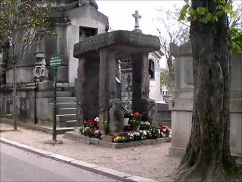 Cimetière du Père Lachaise : Allan Kardec , Laurent Fignon, Simone Signoret, Yves Montant...