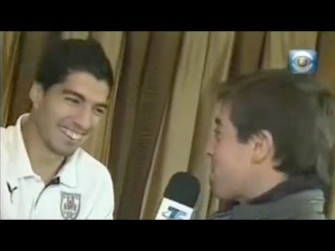 Luis Suarez slams 'embarrassing' Rio Ferdinand in new Uruguayan interview*