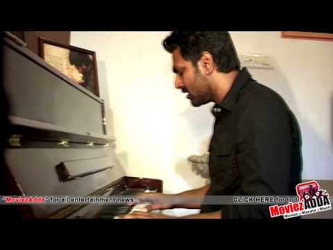 Aashiqui 2 'Tum Hi Ho' Live Performance - Singer Mithoon