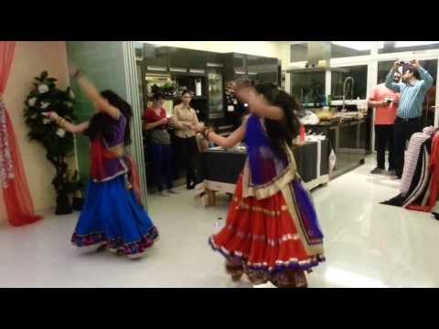 Nagada Sang Dhol By Diya Patel & Mansi Patel