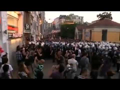 Night clashes in Turkey