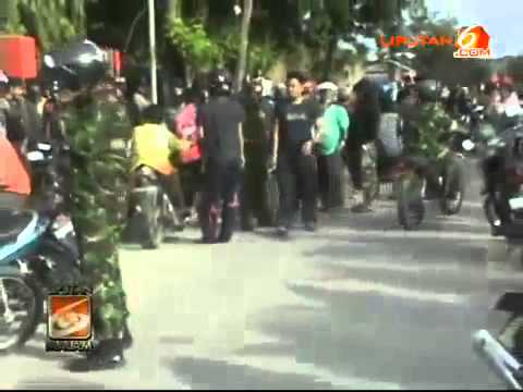 Warga dan Polisi Bentrok, Poso, Sulawesi Tengah, Mencekam 11 Juni 2013]