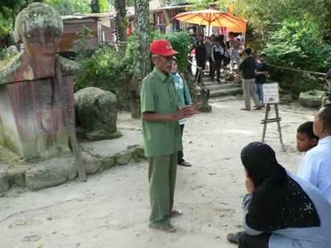 Tomok Village - Samosir Island - Lake Toba - North Sumatra - Indonesia Travel Guide (Tourism)