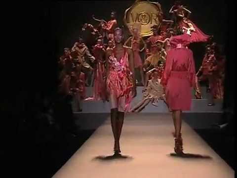 Viktor & Rolf Spring 2005 Fashion Show (full)