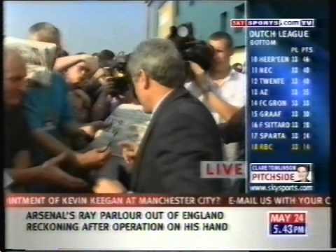 Kevin Keegan arrives at Maine Road to become manager of Man City in 2001