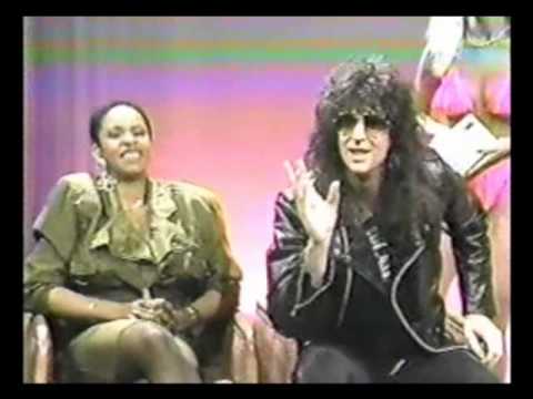 Gene Siskel & Roger Ebert try to review a movie by Howard Stern