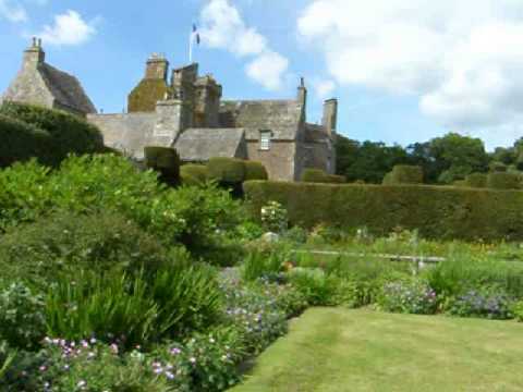 Earlshall Castle Gardens Scotland