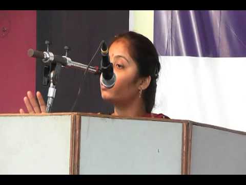 Maharashtra UPSC topper Ku.Shipra Agre telling her experience to students