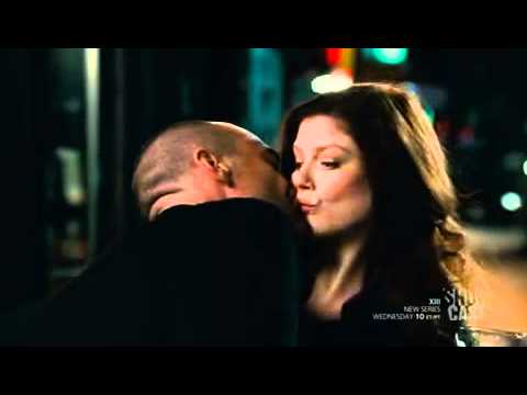 King 1x01 scene - Spears kisses King