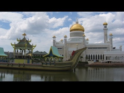 A Tourist's Guide to Bandar Seri Begawan, Brunei.  www.theredquest.com