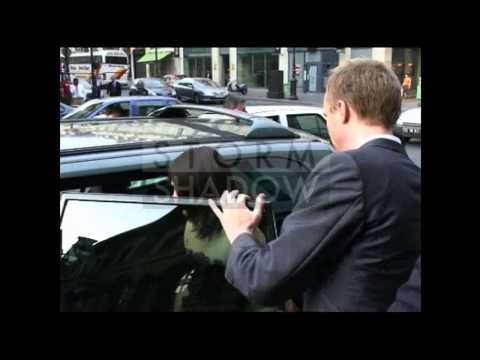 Jennifer Connelly & Paul Bettany in Paris