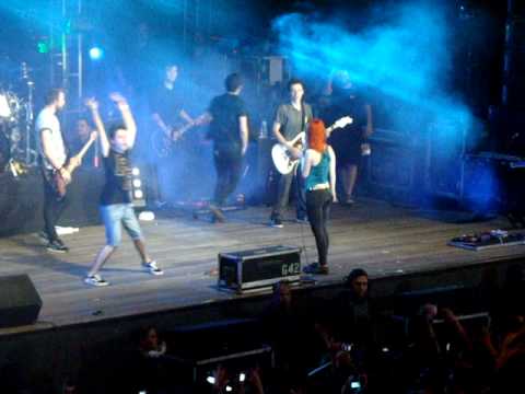 PARAMORE Misery Business @ Live PORTO ALEGRE / Brazil 2011