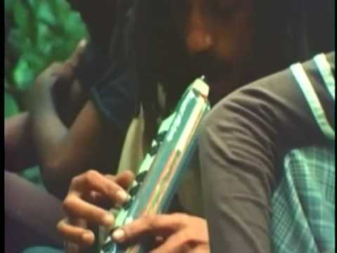 Hugh Mundell & Augustus Pablo rare acoustic performance (1979)