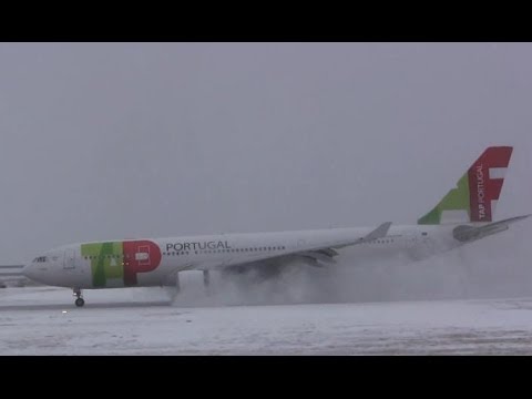 Emergency Landing in Snowstorm - TAP Portugal Airbus A330-202