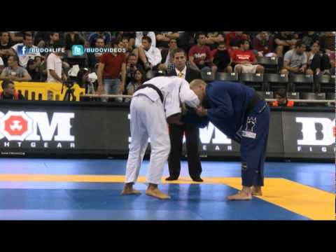 Amazing Flying Armbar! 2012 BJJ world championships Xande vs Tussa