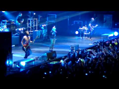 Paramore - Interlude: Moving On + Misery Business Chile 2013