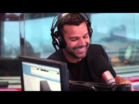 Ricky Martin speaks in Spanish for Australian women