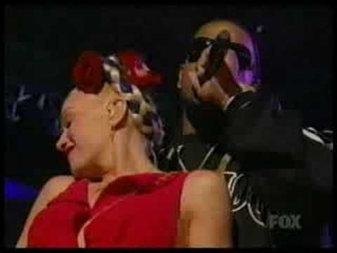 Gwen Stefani - Luxurious live @ Billboard Awards 2005