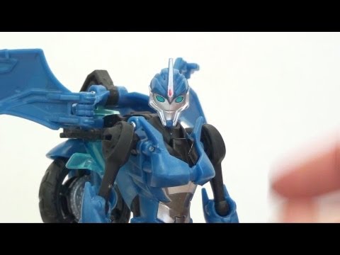 Video Review of the Transformers Prime (RiD) Deluxe Class: Arcee