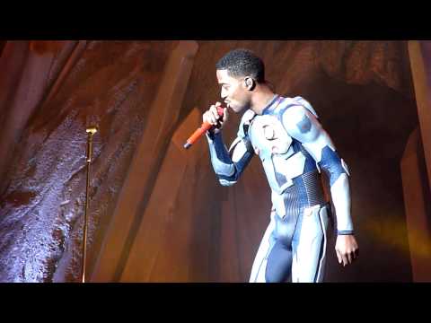 Kid Cudi - Unfuckwittable LIVE!!