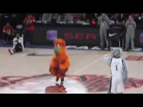 Burnie vs Sly Fox - NBA mascots dance battle