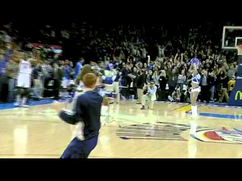 Oklahoma City Thunder fan Robert Yanders score from half court to win $20,000