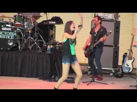 Victoria Justice - Best Friends Brother (BFB) LIVE!