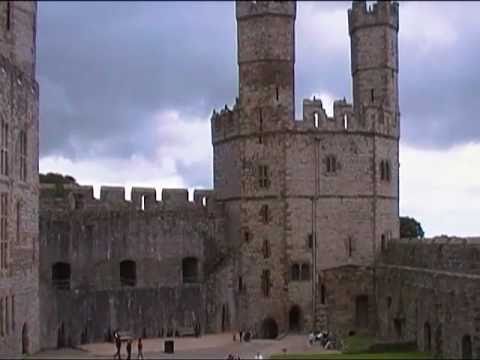 CASTELL CAERNARFON CASTLE North Wales